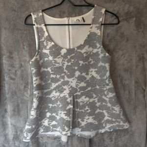 Sz M Anthropologie Akemi+Kin Peplum Floral Top